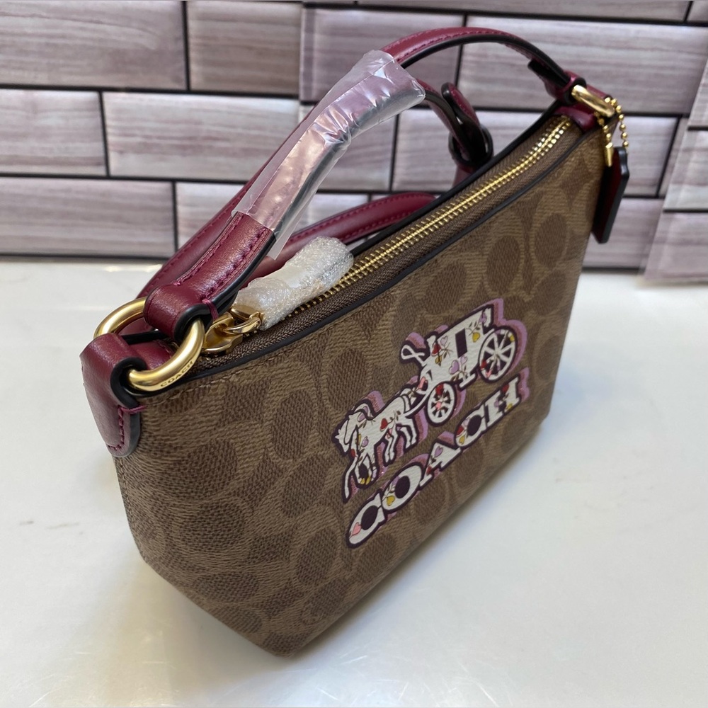 Coach 🩷Zip Top Crossbody Bag In Signature Canvas With Horse & Carriage Print NWT - Picture 3 of 10